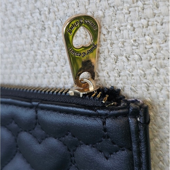 Juicy Couture Vegan Quilted Heart Bifold Wallet with removeable card case - Picture 11 of 15
